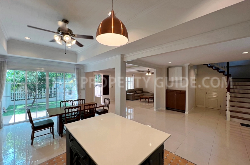 Townhouse in Sukhumvit 